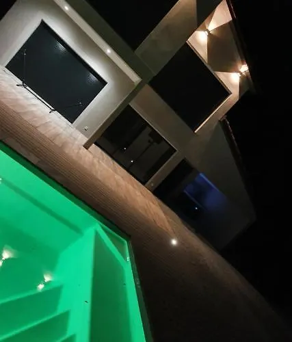 Veyrieres فيلة *